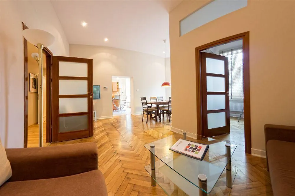 Nocny Krakow B&B Apartment